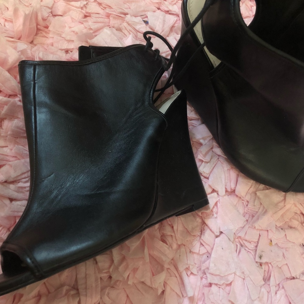 Torrid wedges